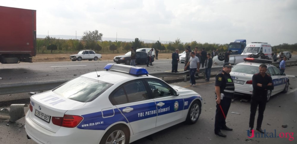 Hacıqabulda avtomobil aşdı - Ölən və yaralananlar var (Foto)